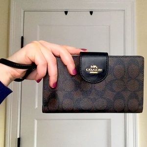 Coach wristlet NWOT